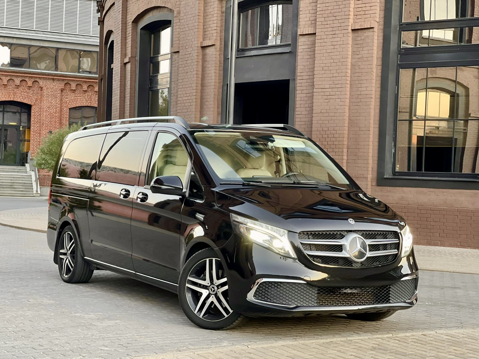 Mercedes-Benz V-class Business (Кабинет) Extra Long 2022г — изображение 2