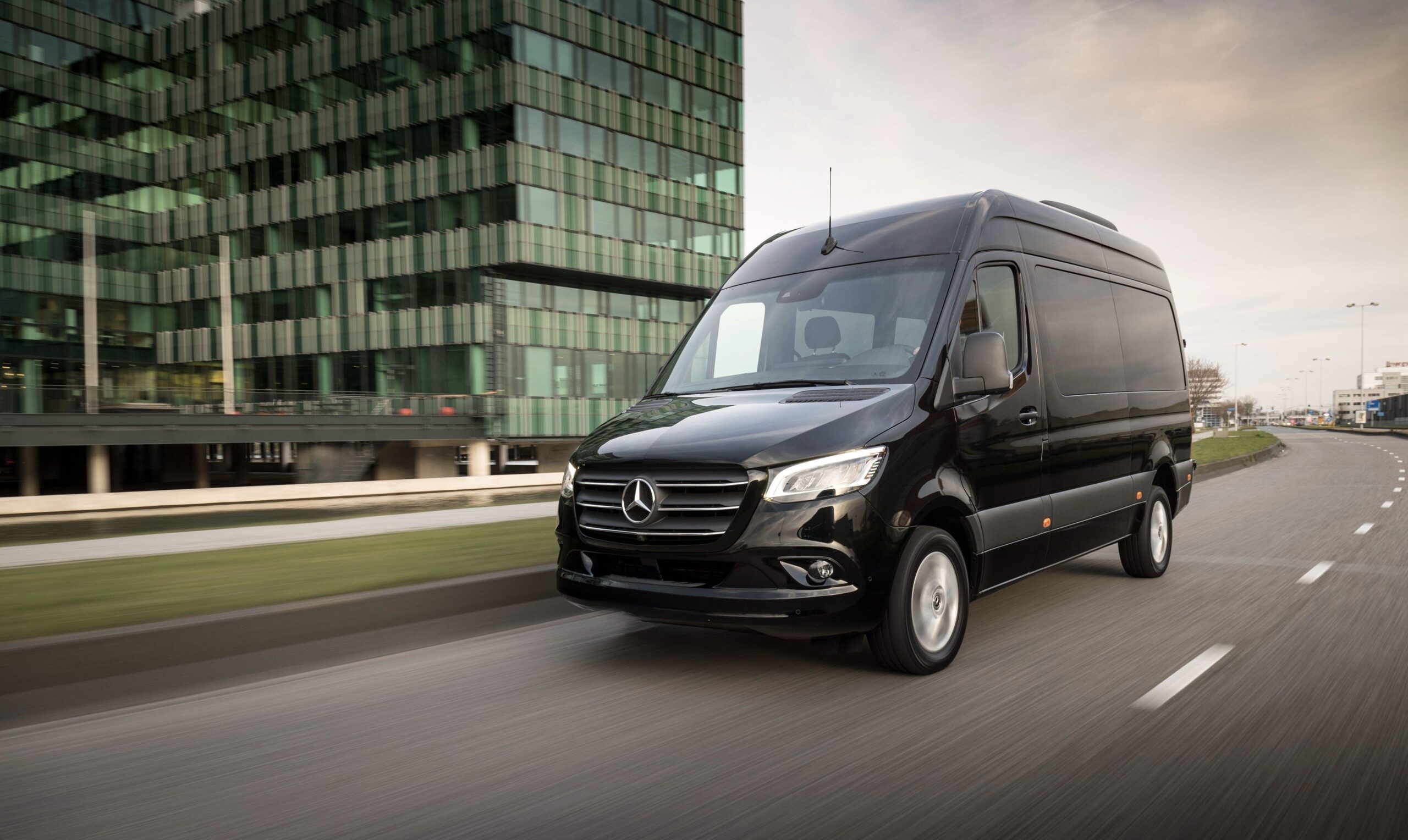 Mercedes-Benz Sprinter W907 2021г — изображение 2