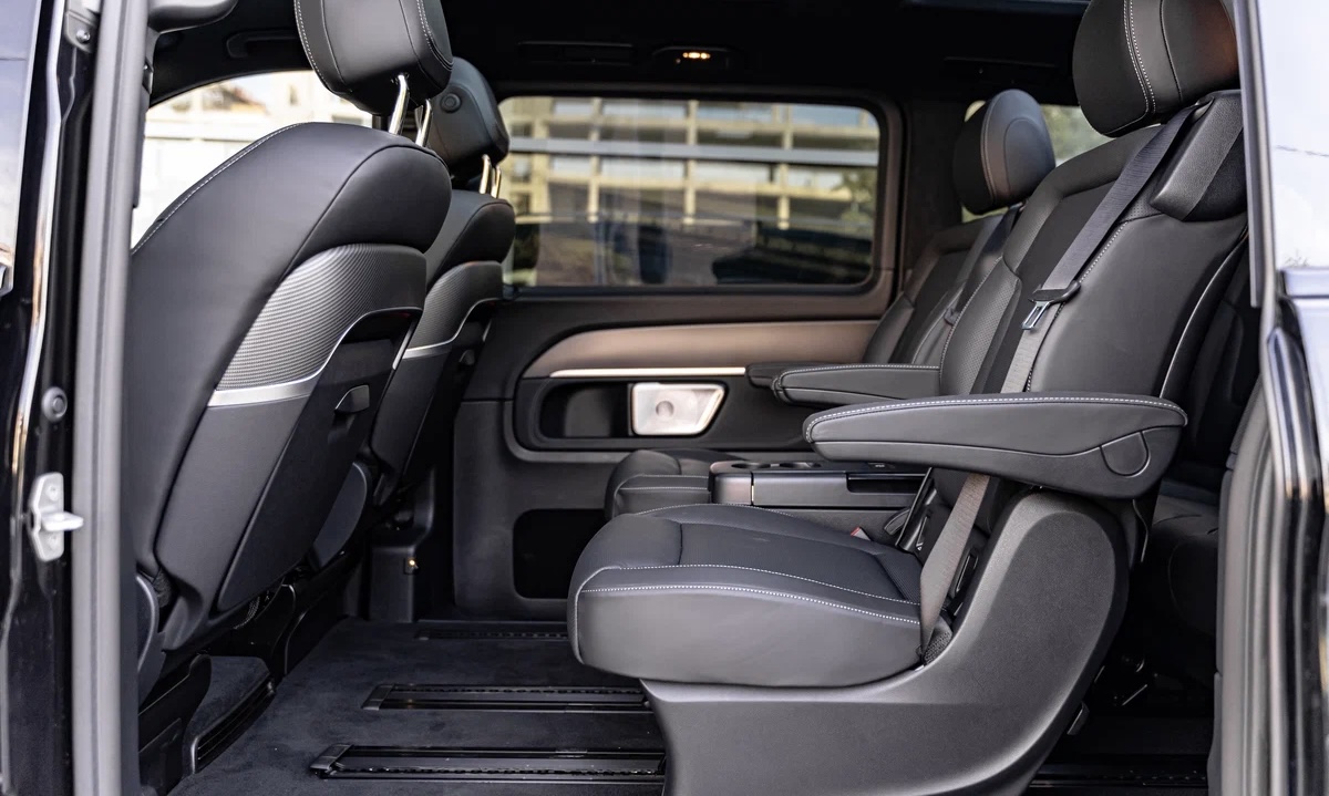 Mercedes-Benz V-class Extra Long 2025г — изображение 3